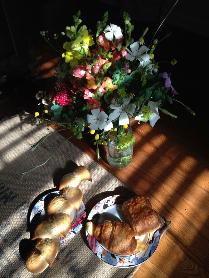 FarmersMarkets-BreakfastFlowers-MarilynEstes.jpg