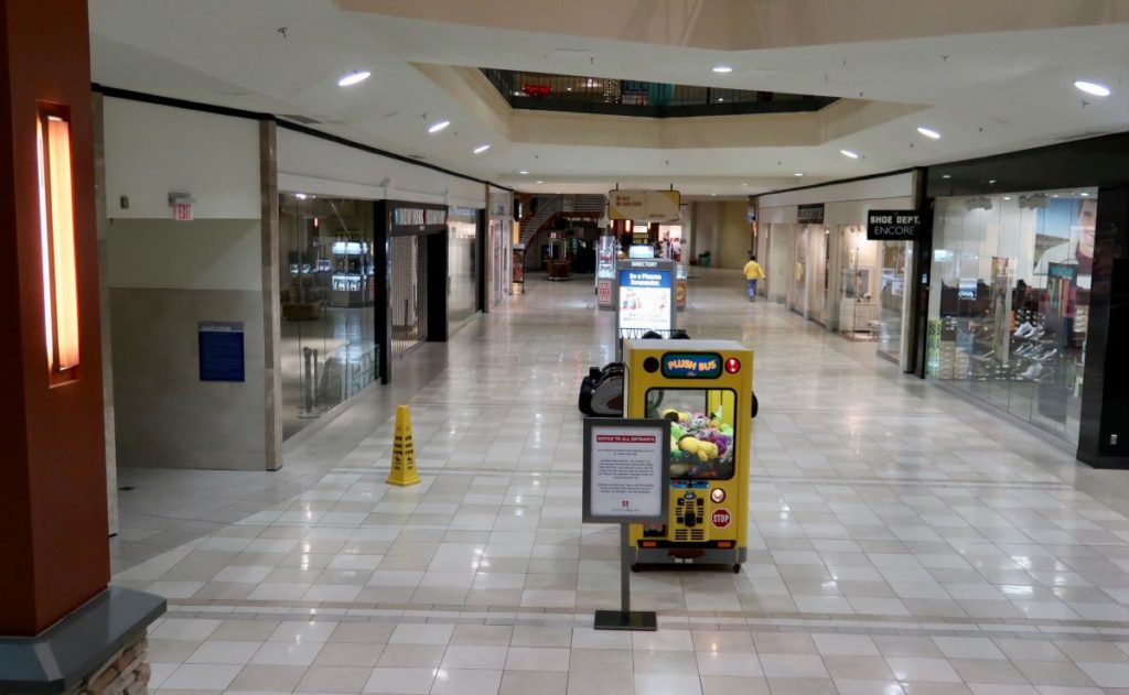 Georgia Square Mall's Not Dying - Flagpole